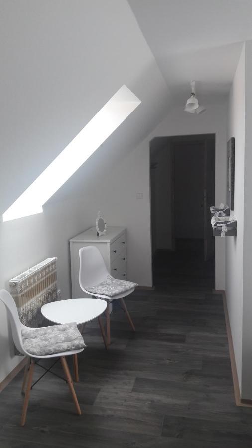 Ubytování Otín Jindřichŭv Hradec Esterno foto